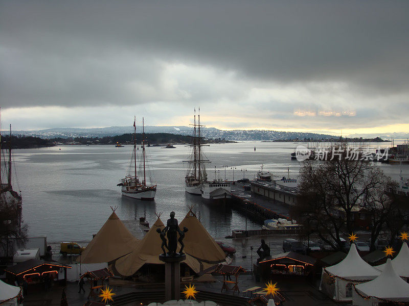 挪威奥斯陆- 2008年12月3日:挪威奥斯陆港。挪威奥斯陆港是奥斯陆最吸引人的地方之一。奥斯陆是挪威的首都
